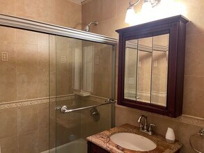 421 E 78th St in New York, NY - Building Photo - Building Photo