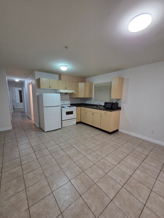 1885 55th Av E in Vancouver, BC - Building Photo