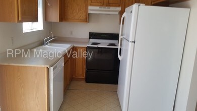 907 Post Cir-Unit -3 in Kimberly, ID - Building Photo - Building Photo