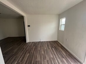 561 Valley Ave in Barstow, CA - Building Photo - Building Photo