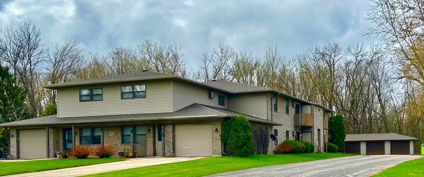 Beacon Apartments in New London, WI - Foto de edificio