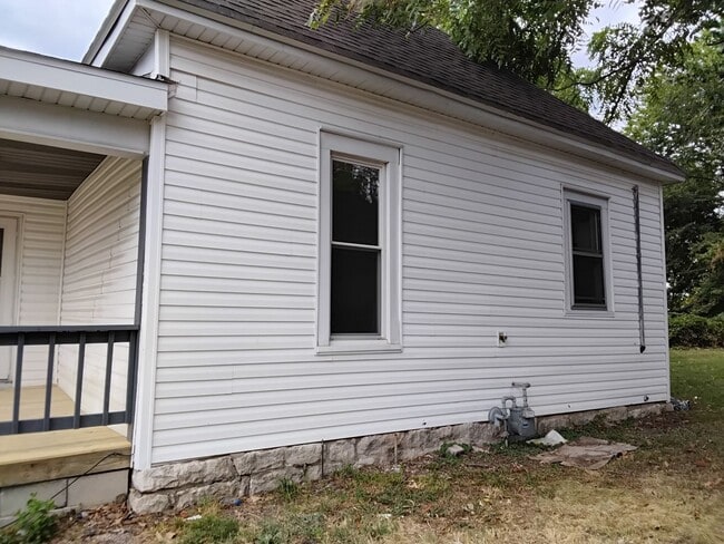 1632 N Irving Ave in Springfield, MO - Building Photo - Building Photo