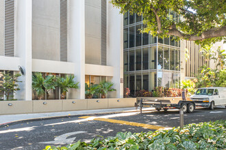 Banyan Tree Plaza in Honolulu, HI - Building Photo - Building Photo