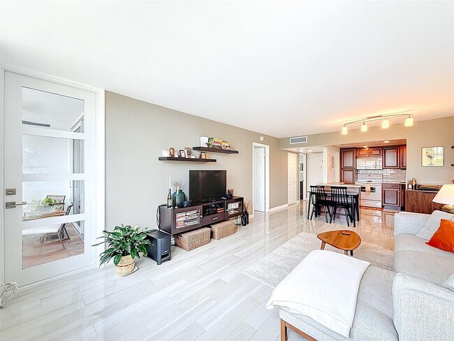 2741 Taft St in Hollywood, FL - Building Photo - Building Photo