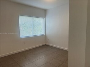 2206 Simms St in Hollywood, FL - Building Photo - Building Photo