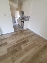 13527 Burbank Blvd in Van Nuys, CA - Building Photo - Building Photo