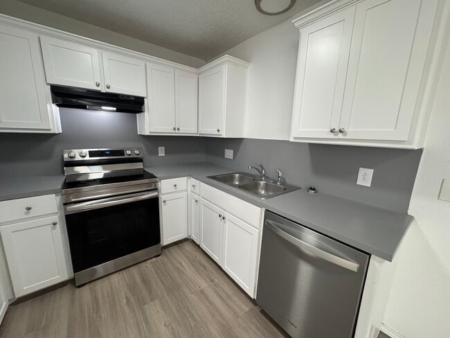 property at 1941 S Loop 289