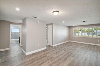 7721 Heather St in New Port Richey, FL - Building Photo - Building Photo