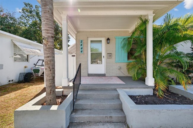 2444 34th Ave N in St. Petersburg, FL - Building Photo - Building Photo