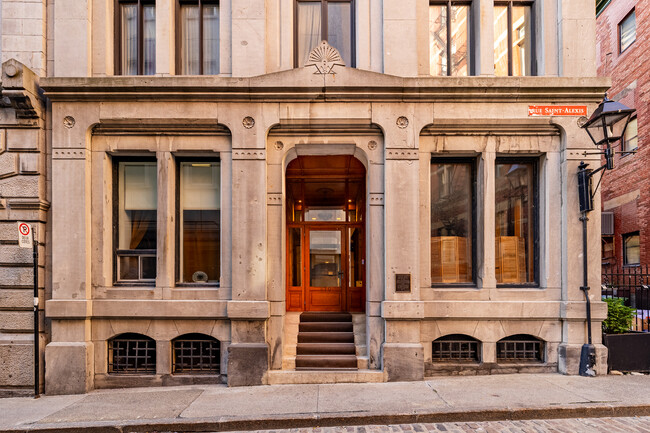 Chesterfield Chambers in Montréal, QC - Building Photo - Building Photo