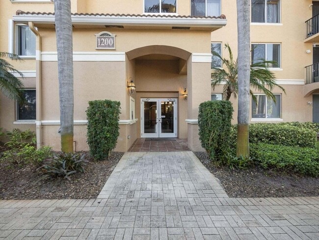 1200 Scotia Dr in Hypoluxo, FL - Building Photo - Building Photo