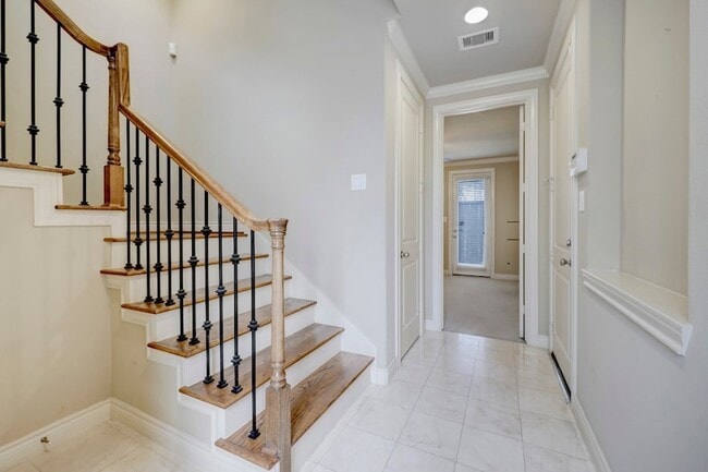 8906 Lakeshore Bend Dr in Houston, TX - Building Photo - Building Photo