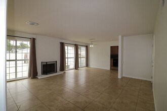 7516 Shoup Ave in Los Angeles, CA - Building Photo - Building Photo