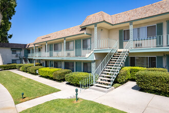 West Park Apartments in West Covina, CA - Building Photo - Building Photo