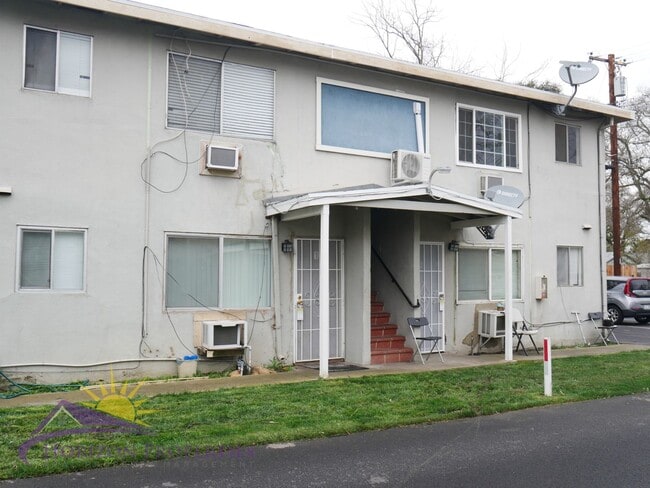 property at 1617 Arcade Blvd