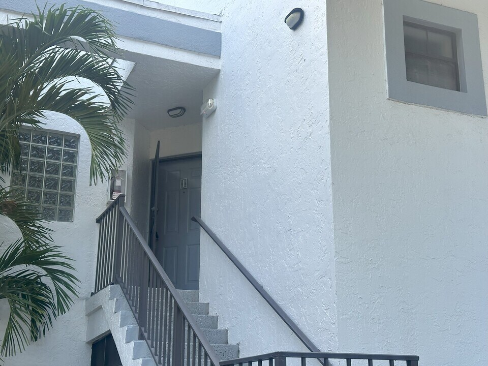 5438 Verona Dr in Boynton Beach, FL - Building Photo