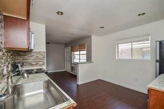 7521 Bauman Rd in Houston, TX - Building Photo - Building Photo