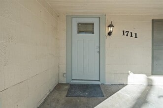 1711 Halsell St in Bridgeport, TX - Building Photo - Building Photo