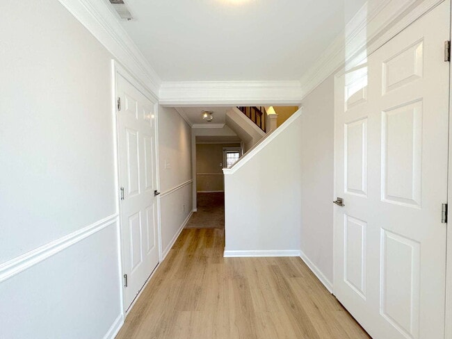 6410 Katherine Ann Ln in Springfield, VA - Foto de edificio - Building Photo