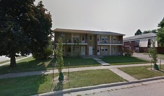 201 W Shelbourne Dr, Unit 2 in Normal, IL - Building Photo