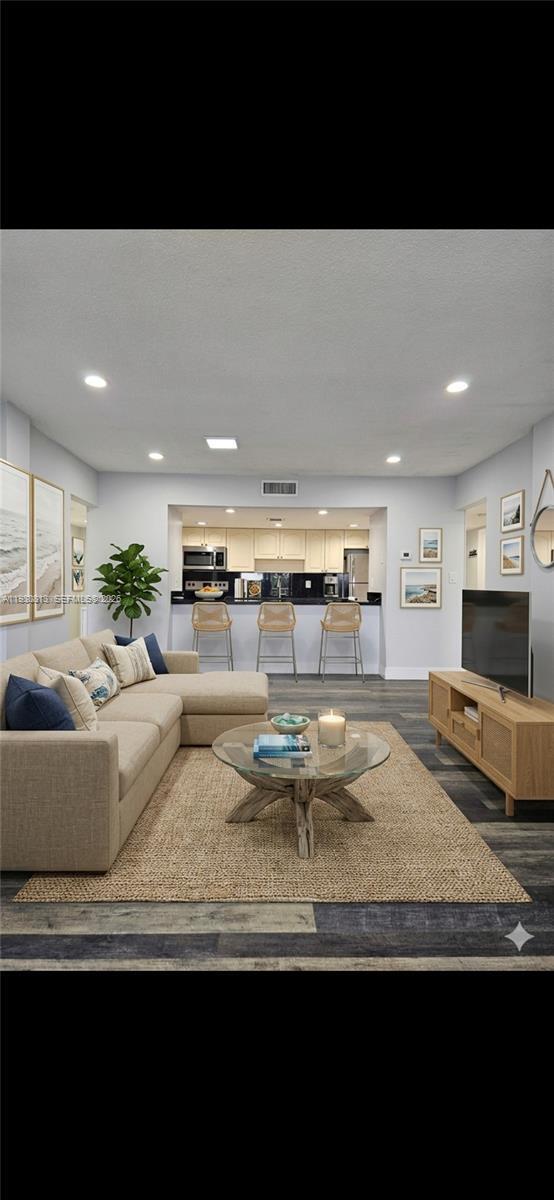 property at 6930 Miami Gardens Dr