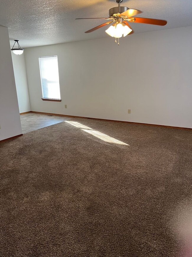 3218 E 12th St in Joplin, MO - Building Photo - Building Photo