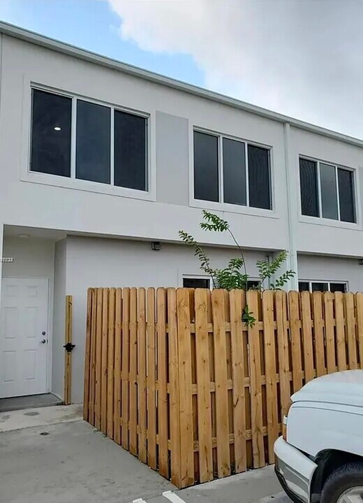 25783 SW 139th Ct in Homestead, FL - Foto de edificio