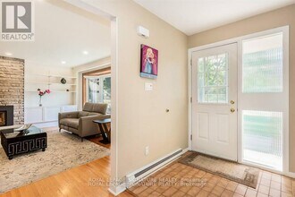 153 Ulster Dr in Oakville, ON - Building Photo - Building Photo