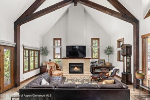 160 Equestrian Way in Carbondale, CO - Building Photo