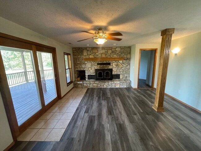 property at 437 Zinnia Ln