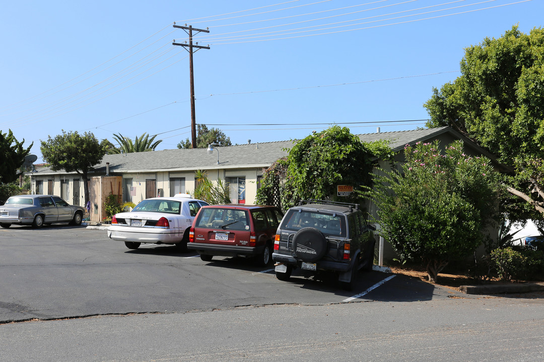 908 S Tremont St in Oceanside, CA - Building Photo