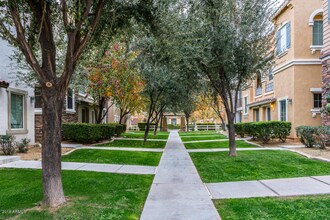 162 W Commerce Ct in Gilbert, AZ - Foto de edificio - Building Photo