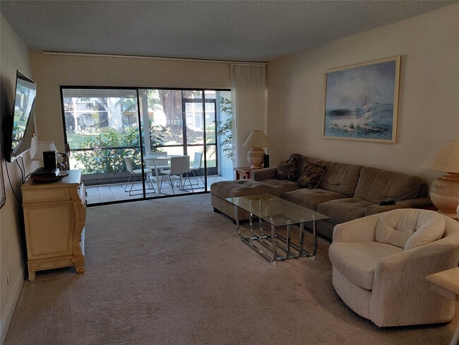 2265 SW 15th St in Deerfield Beach, FL - Building Photo - Building Photo