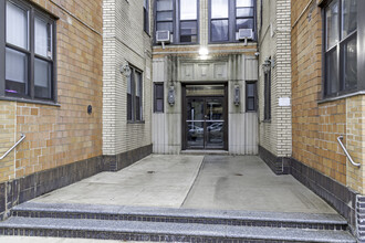 30 Park Ter E in New York, NY - Building Photo - Building Photo