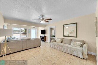 529 NE 2nd Pl in Dania Beach, FL - Building Photo - Building Photo