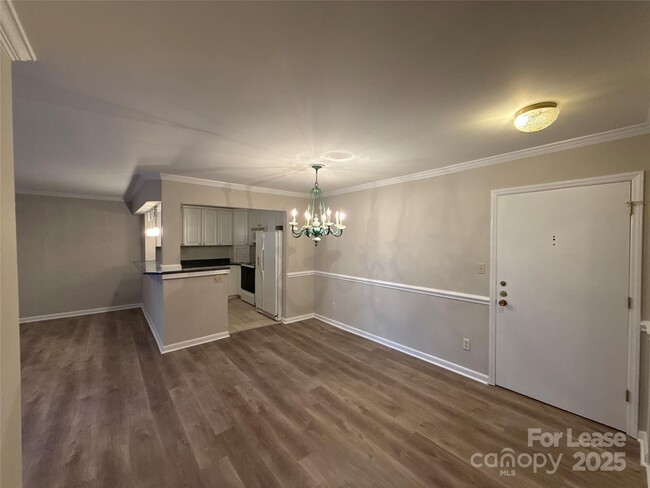 1323 Queens Rd in Charlotte, NC - Building Photo - Building Photo