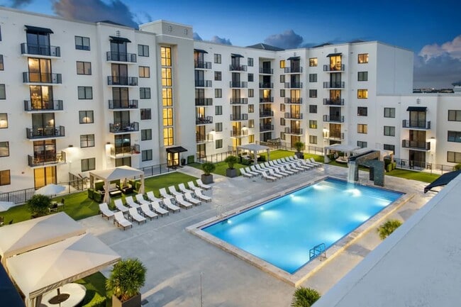 2001 Ludlam Rd, Unit solano