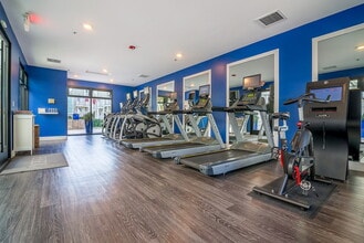 Huntington Breakers in Huntington Beach, CA - Foto de edificio - Building Photo