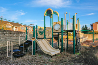 The Cedars at Rivers Bend in South Lebanon, OH - Building Photo - Building Photo