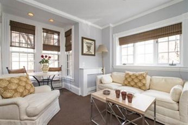 9 Willow St, Unit 52 in Boston, MA - Building Photo