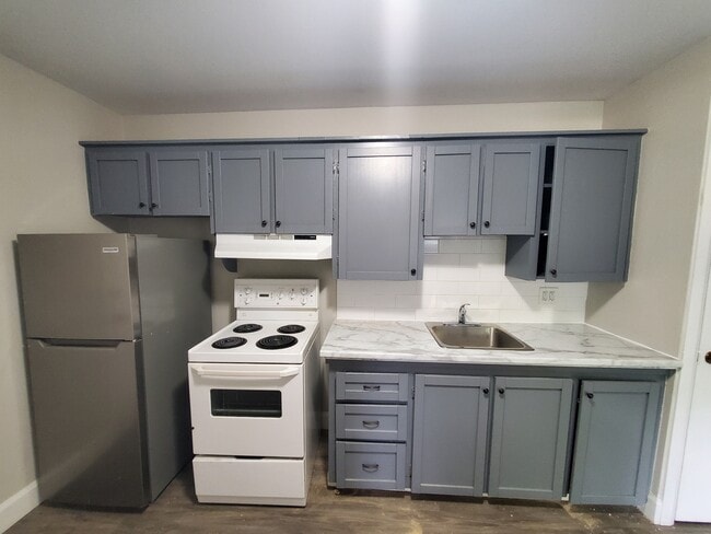 21 McKenzie Ave in Moncton, NB - Building Photo - Building Photo