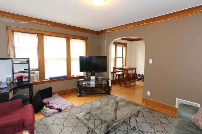 3844 N Bernard St, Unit 2B