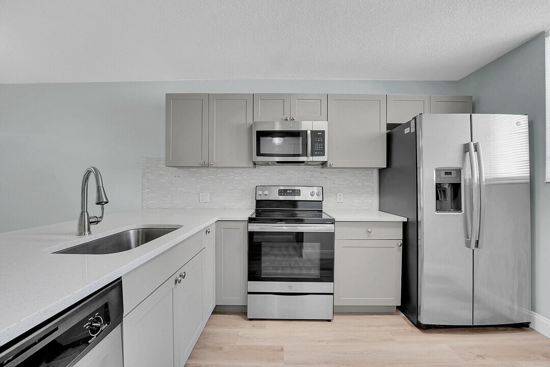 4345 Trevi Ct in Greenacres, FL - Building Photo
