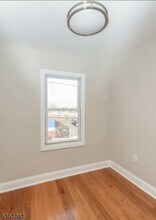 84 E Jersey St in Elizabeth, NJ - Building Photo - Building Photo