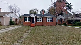 2151 Traymore Rd in Jacksonville, FL - Building Photo