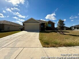 8127 Glasgow Dr in San Antonio, TX - Building Photo
