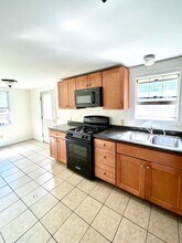126 Spear St in South Burlington, VT - Building Photo - Building Photo