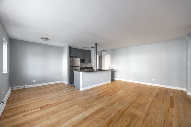 656 W Grace St, Unit 2