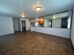 1221 Koehn Dr in Danville, IL - Foto de edificio - Building Photo