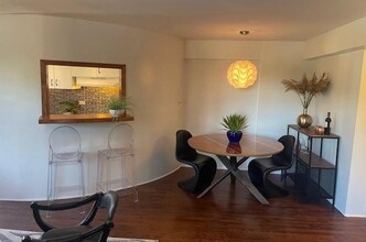 700 W Bittersweet Pl in Chicago, IL - Foto de edificio - Building Photo